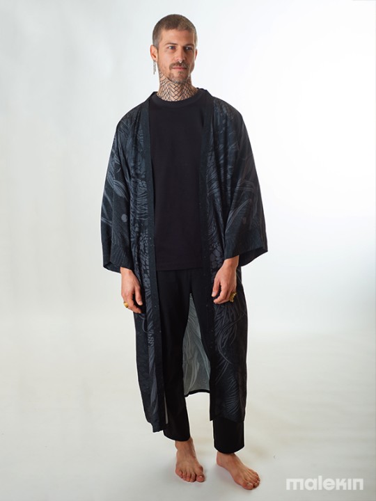 KUSEN BLACK EXTRA LONG KIMONO