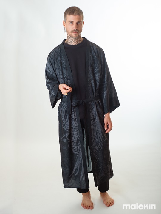 KUSEN BLACK EXTRA LONG KIMONO